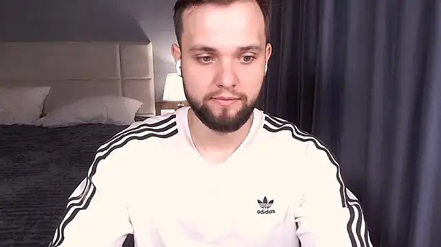 Онлайн чат XXX ChillyXO