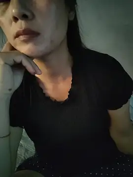 Cums_hot 现场XXX聊天