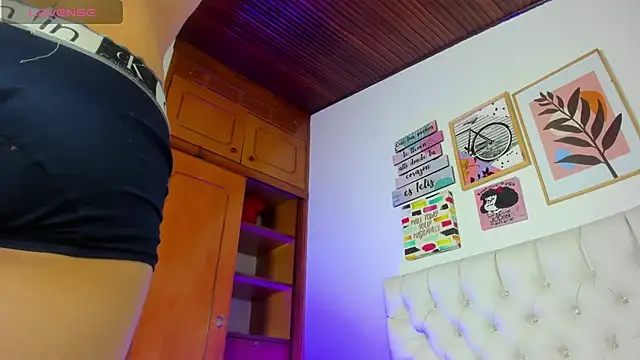 Вебкам-шоу xiam_miller