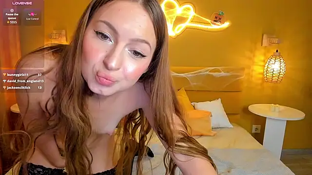KetrinWhite Chat XXX in diretta
