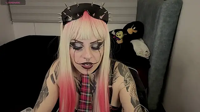 freyaa_sorcerees' Live XXX Chat
