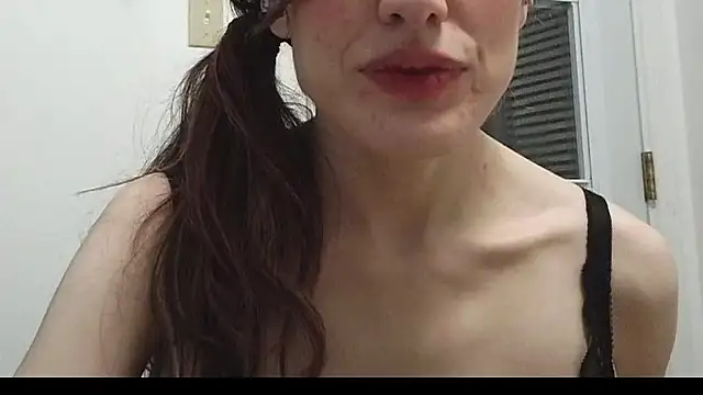צ'אט XXX בשידור חי של laetitia_xo