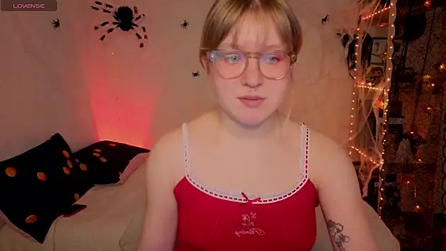 Lovespellie's Live XXX Chat