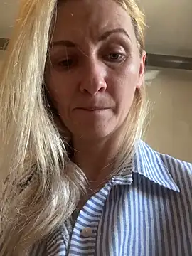Secret_Ladyx Adlı Modelin Canlı XXX Sohbeti