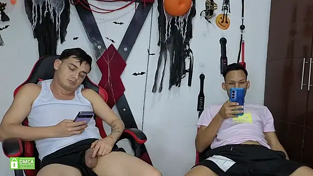 XXX chat uživo modela GoldenBoyDuo