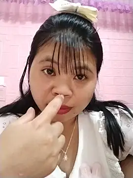 Xuka_lyss Adlı Modelin Canlı XXX Sohbeti