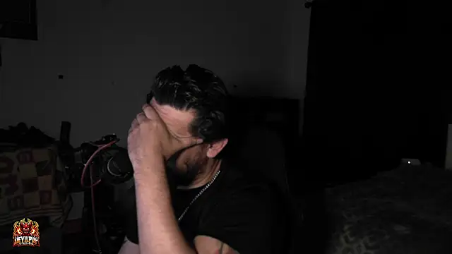 DevilPup75_ – Naživo XXX chat