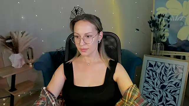 Chat +18 de Charlotte_Hudson ao vivo