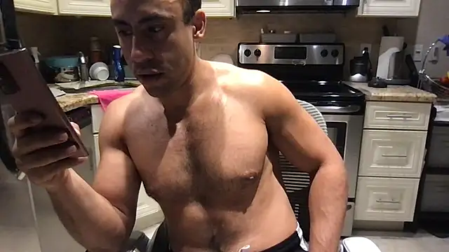 BigGuyMuscle: онлайн-секс-чат