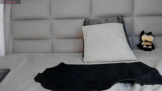 ApoloKlein live XXX chat