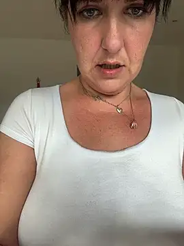 צ'אט XXX בשידור חי של NatiLove35