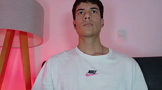 Derek_stud_ élő XXX-chatje