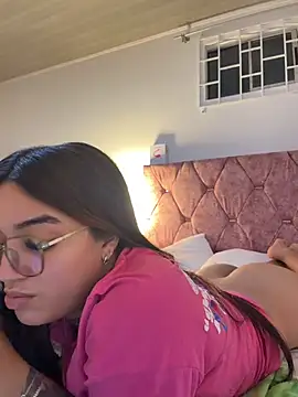 Little_Gaby_'s Live XXX Chat