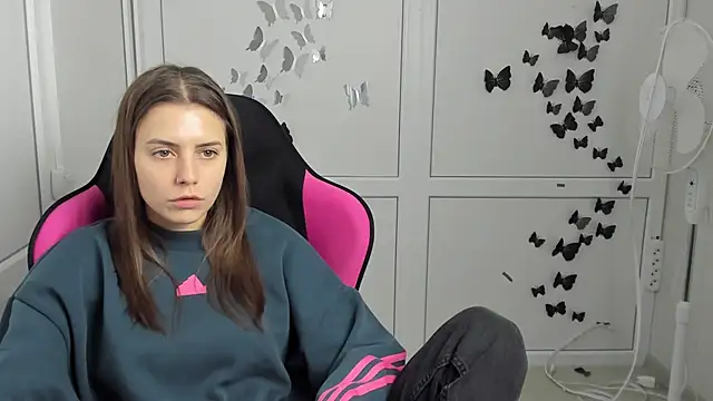 SoftBloomMira's Live XXX Chat