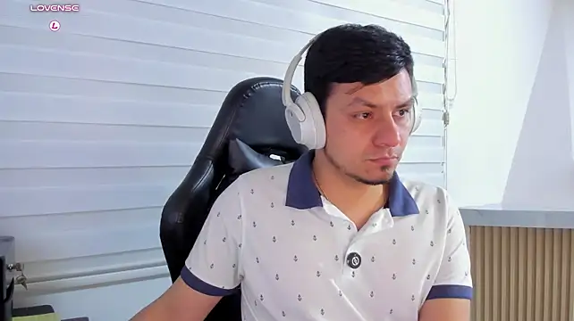 Chat +18 de Rick_Adams ao vivo