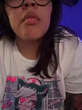 miacanela_xo 现场XXX聊天