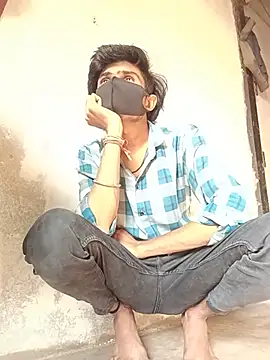 Show de Yash_Sharma18 na webcam