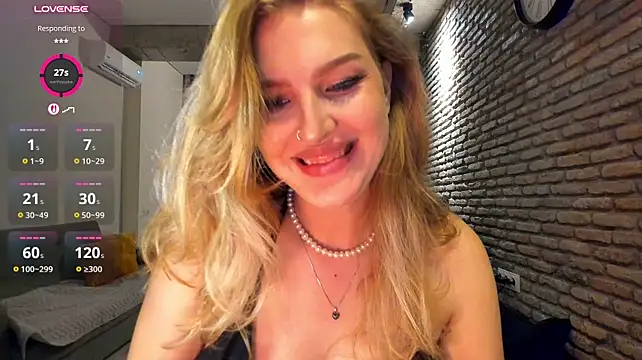 fifteenpoem Adlı Modelin Canlı XXX Sohbeti