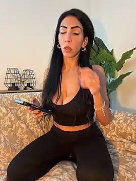 YasmineRiva's Live XXX Chat