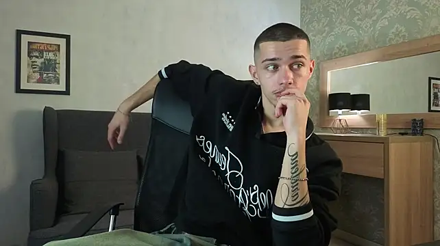 XXX chat uživo modela KaydenDrew