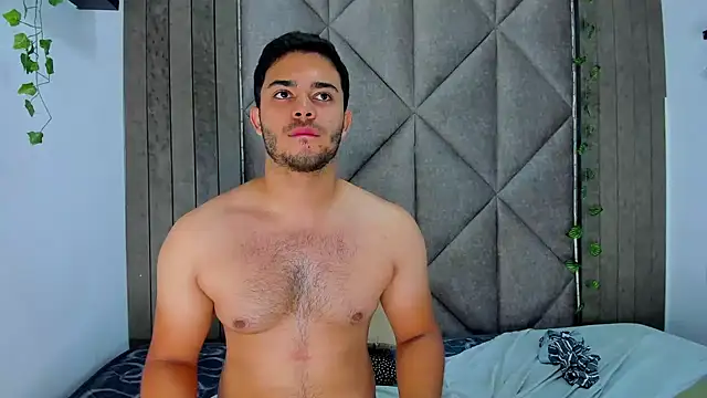 TylerWest_ XXX чат на живо