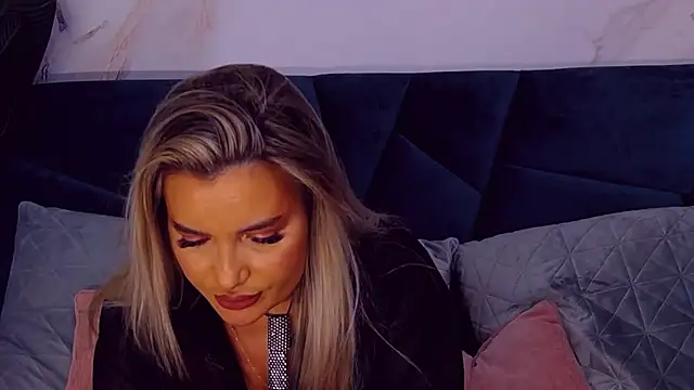 دردشة NightshadeIris الجنسية المباشرة