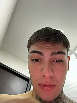 צ'אט XXX בשידור חי של Canili_Hot