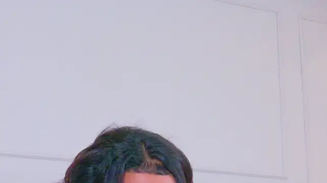 AlanCuute Show in webcam