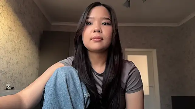 RegenaLandauer's Live XXX Chat