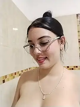 Онлайн чат XXX Julianne_valerin