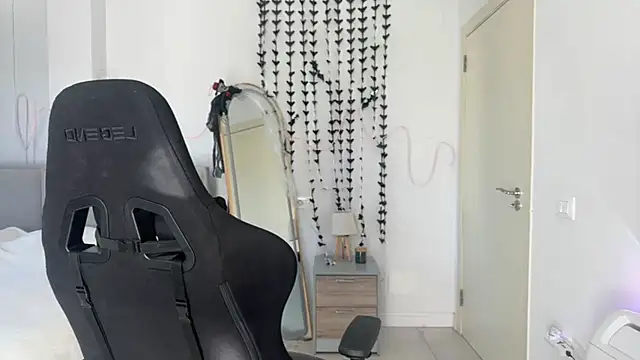 PrincesSsLilu's Live XXX Chat