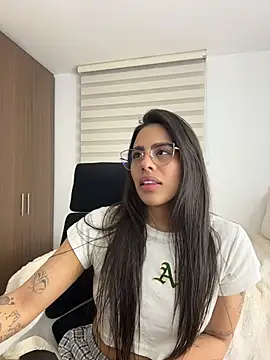 alessia-ferrer1's Webcam Show