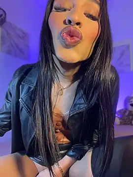 BelovedChain01 Adlı Modelin Canlı XXX Sohbeti