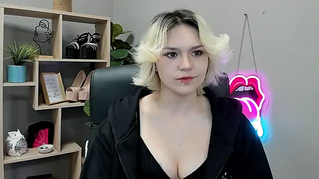 SweetLilyxo's Live XXX Chat