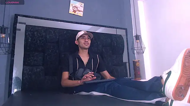 Liam_crox Chat XXX live