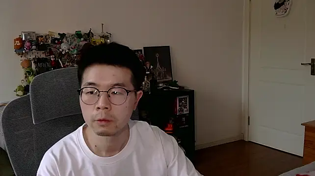 Adzard65 现场XXX聊天
