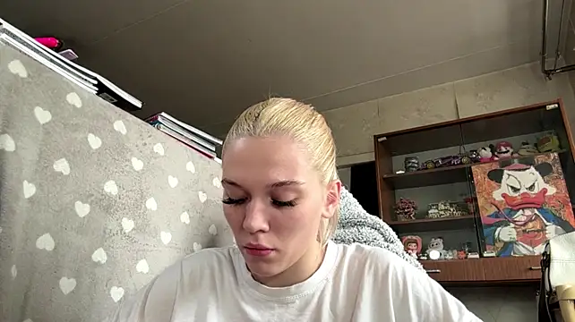 ChantellBuist Adlı Modelin Canlı XXX Sohbeti