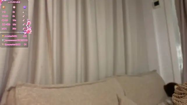 queenneee – Naživo XXX chat