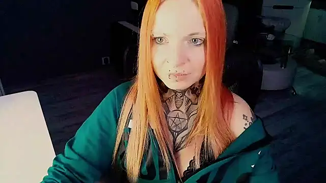 InesGoldのライブXXXチャット
