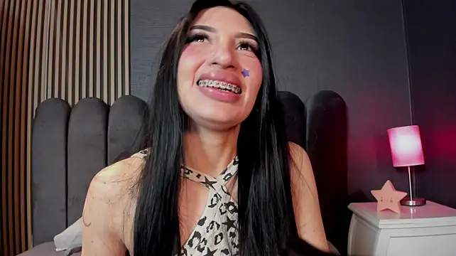 צ'אט XXX בשידור חי של Nicolette_ks_