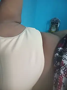 Chat +18 de CrazyGirlVIP143 ao vivo