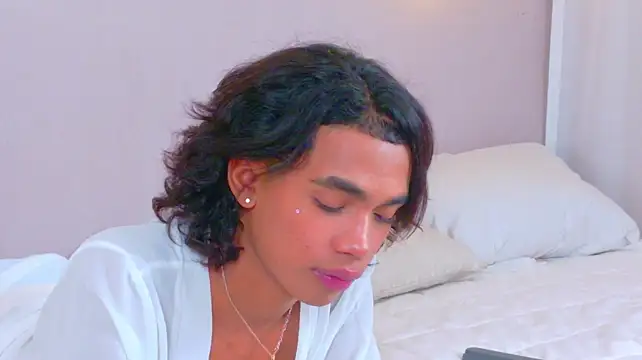 XXX chat uživo modela AlanCuute