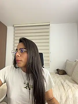 alessia-ferrer1's Live XXX Chat