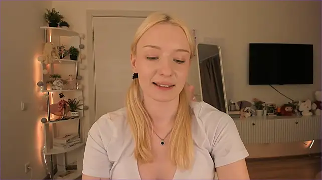 Tiffany_Paw Chat XXX in diretta
