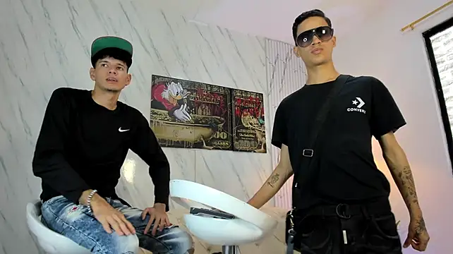 XXX chat uživo modela COOL_BOYS2
