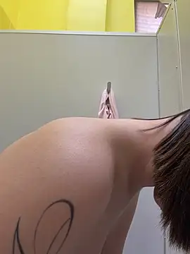 CreamPuff-'s Live XXX Chat