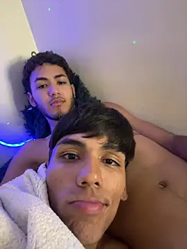 HONEY_BOYS23 লাইভ XXX চ্যাট