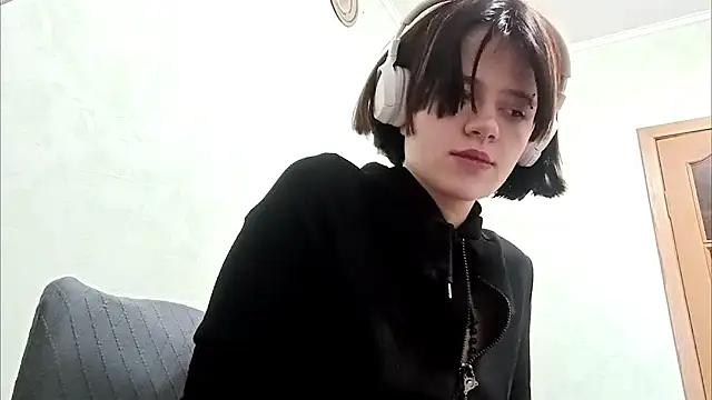 RandiMerkel Adlı Modelin Canlı XXX Sohbeti