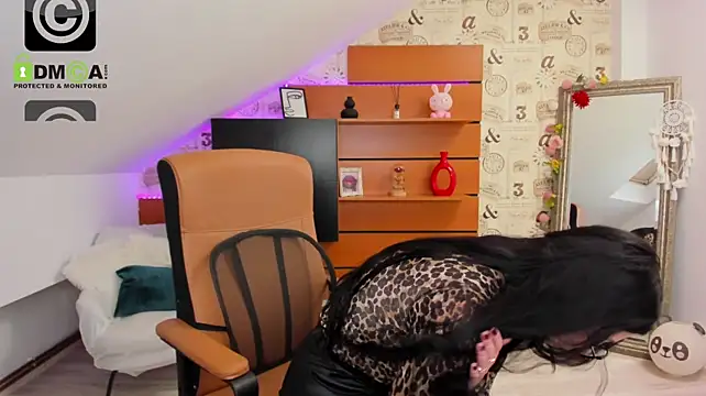 EmillyTaylor élő XXX-chatje