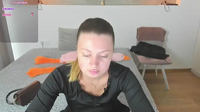 Kitkatvel Live XXX-chat